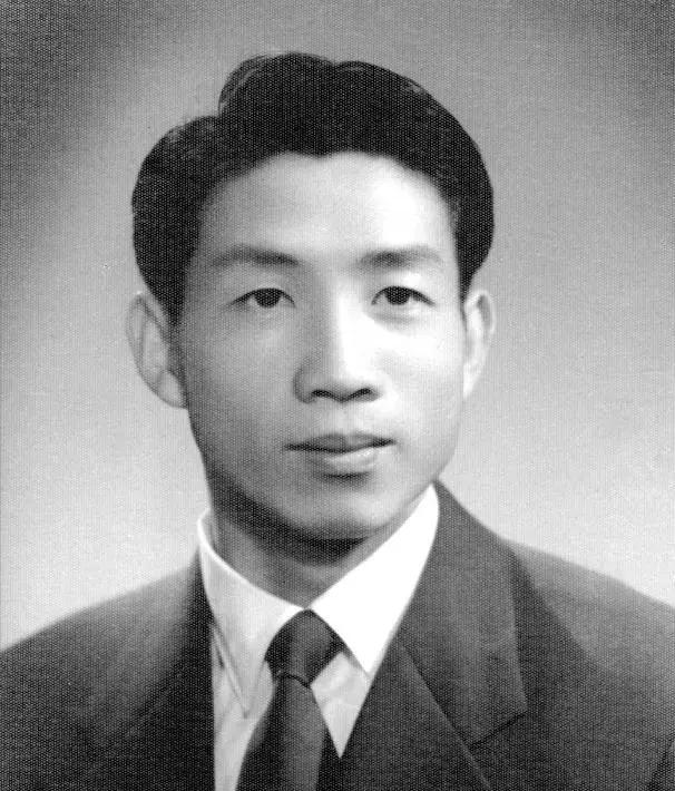 关于足球发展历史的论文_论文足球历史发展怎么写_论文足球历史发展方向