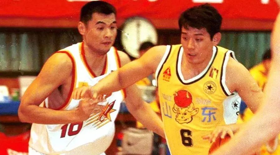 nba球队历史阵容排名_篮球历史最差阵容是谁_篮球历史最强阵容