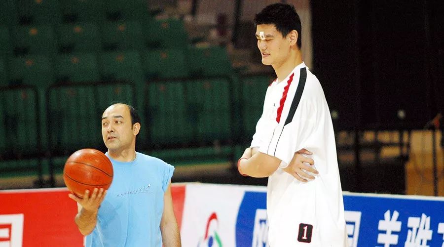 篮球历史最差阵容是谁_篮球历史最强阵容_nba球队历史阵容排名