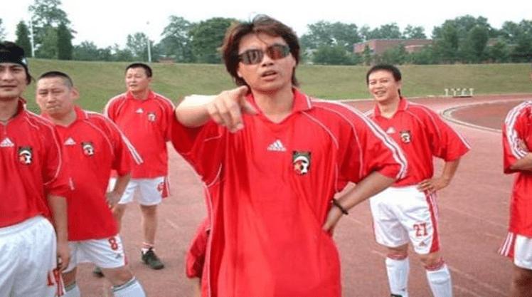 中国历史上足球巅峰球员_中国足球的巅峰阵容是哪一年_巅峰时期的国足