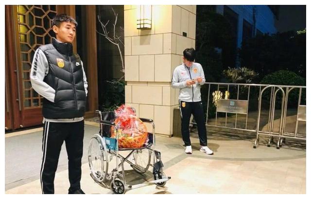 中国足球的巅峰阵容是哪一年_中国足球队巅峰_中国历史上足球巅峰球员