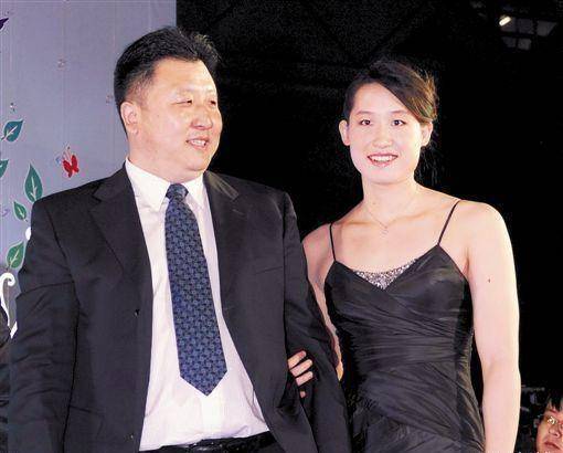 游泳冠军金玮的老公是谁_游泳金炜三任妻子_游泳教练金炜个人资料