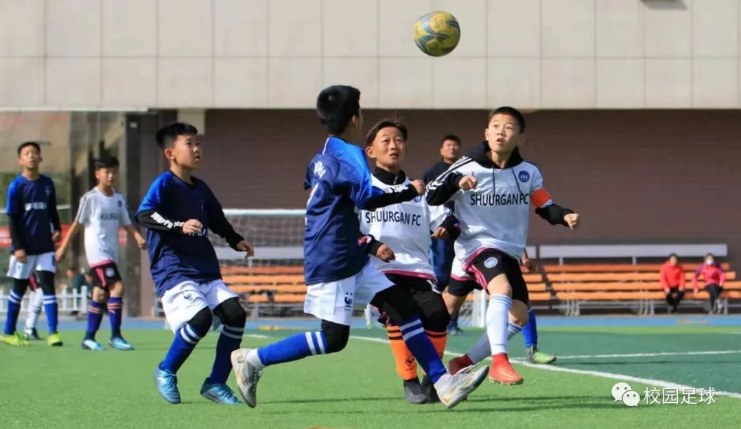 足球如何培养孩子的团队协作与抗压能力——