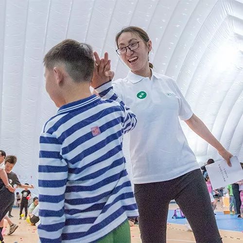 足球规则示意图_足球运动项目比赛规则图片_足球规则图解-图解教程大全