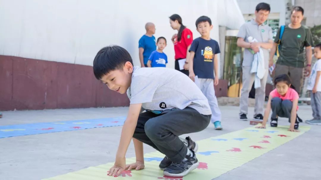 足球规则示意图_足球运动项目比赛规则图片_足球规则图解-图解教程大全