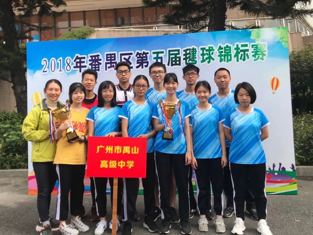 足球得冠军的人是谁呀_足球获得冠军最多的球员_足球球员冠军数排名