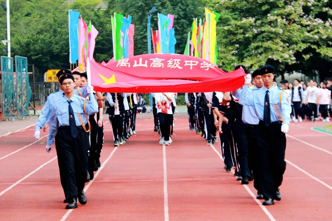 足球得冠军的人是谁呀_足球获得冠军最多的球员_足球球员冠军数排名