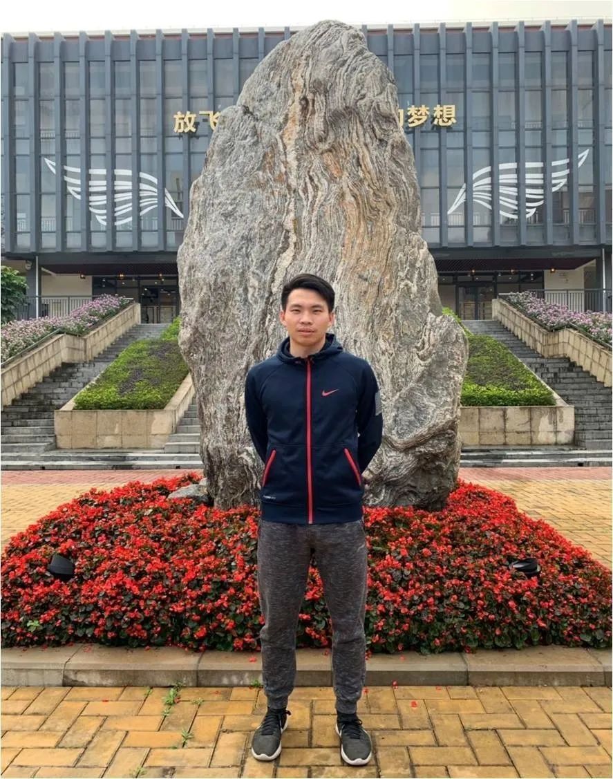 足球球员冠军数排名_足球得冠军的人是谁呀_足球获得冠军最多的球员