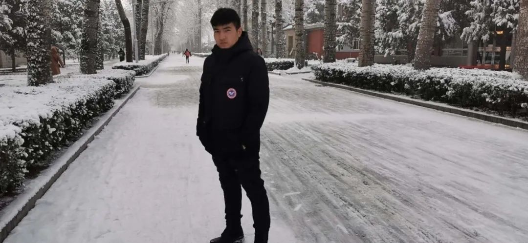 足球得冠军的人是谁呀_足球获得冠军最多的球员_足球球员冠军数排名