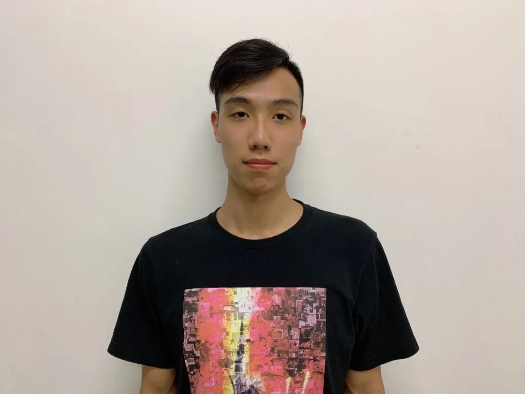 足球得冠军的人是谁呀_足球球员冠军数排名_足球获得冠军最多的球员