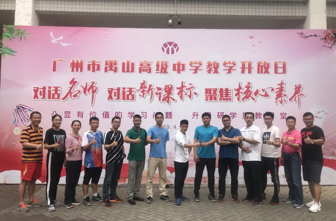 足球球员冠军数排名_足球获得冠军最多的球员_足球得冠军的人是谁呀