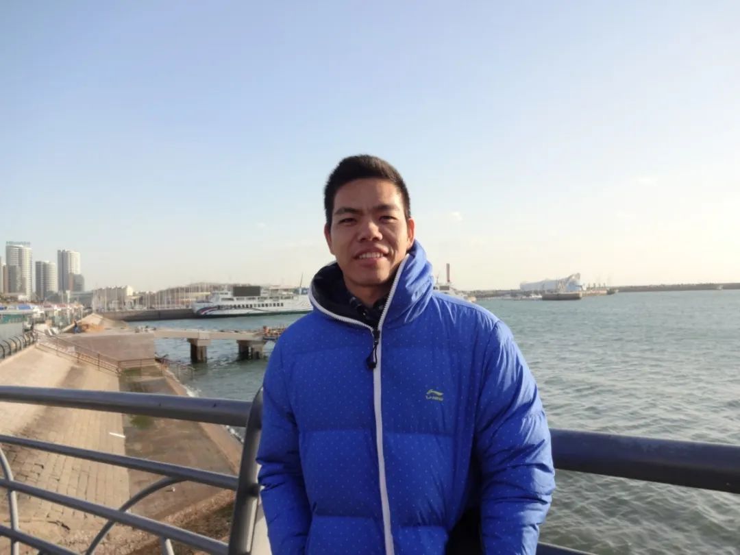 足球球员冠军数排名_足球得冠军的人是谁呀_足球获得冠军最多的球员