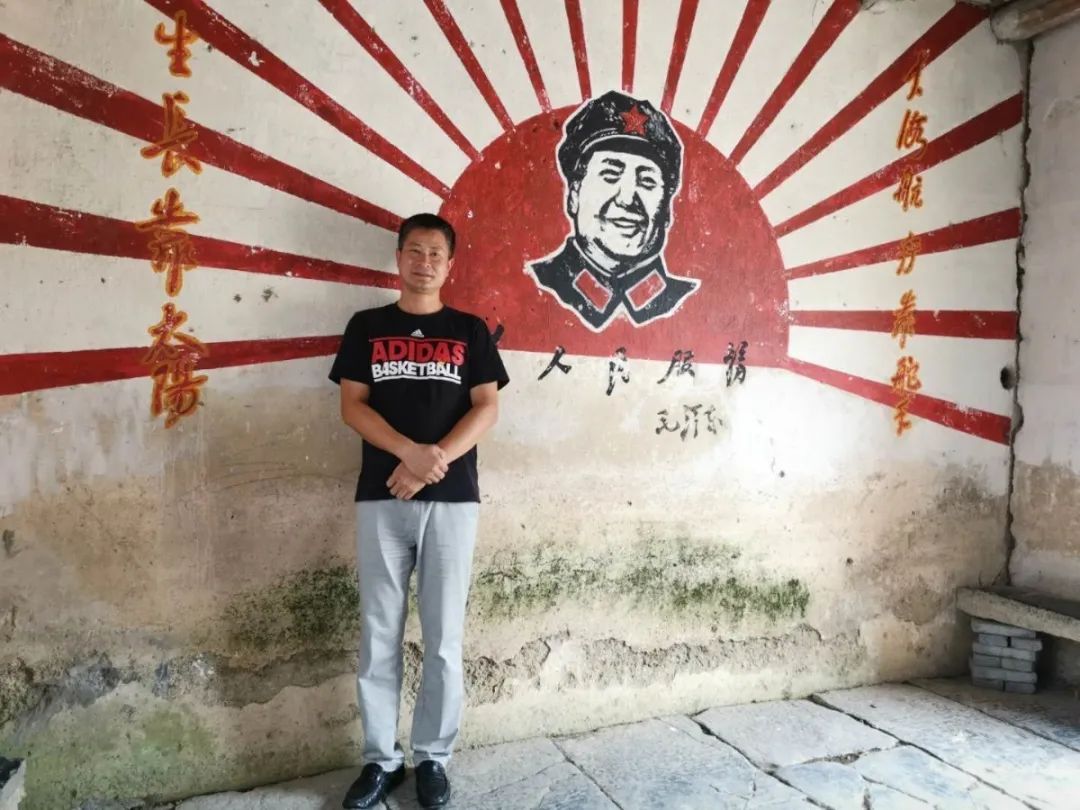 足球得冠军的人是谁呀_足球球员冠军数排名_足球获得冠军最多的球员