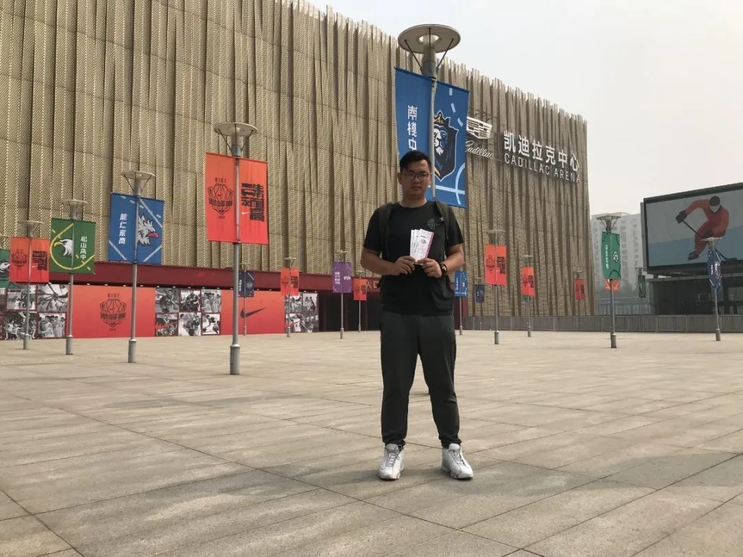 足球获得冠军最多的球员_足球球员冠军数排名_足球得冠军的人是谁呀