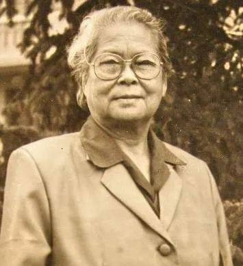 中学生体操照片大全_中学生体操视频教学_中学生体操运动视频锻炼