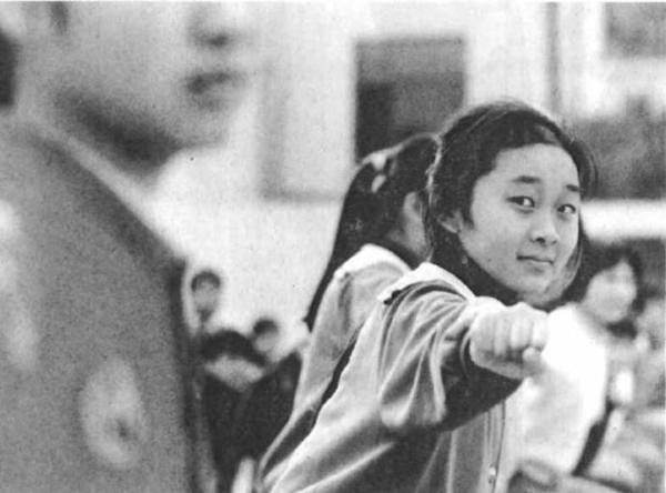 中学生体操视频教学_中学生体操照片大全_中学生体操运动视频锻炼
