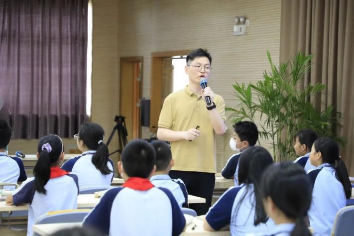 太空趣事多课堂实录获奖_太空生活趣事多课例亮点_太空生活趣事多优质课