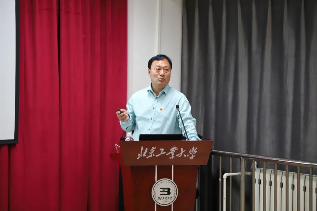赞扬游泳话冠军的词语_赞扬游泳冠军的话_赞扬游泳话冠军的句子