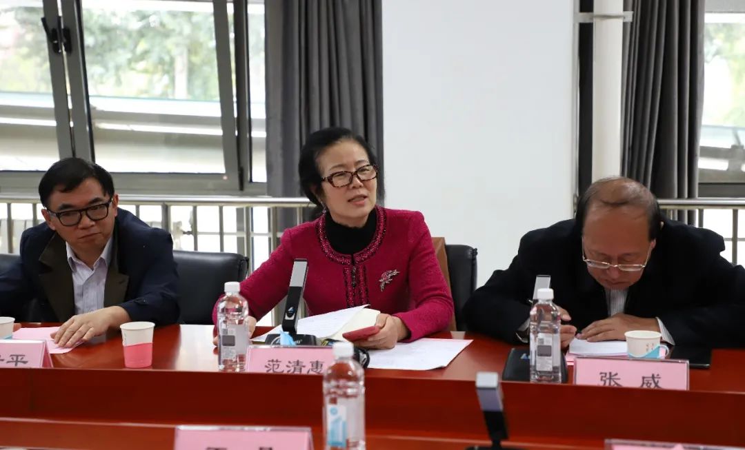赞扬游泳话冠军的词语_赞扬游泳话冠军的句子_赞扬游泳冠军的话
