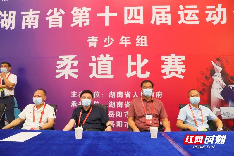 举重运动员玉玲珑_举重冠军玉玲是哪里人_举重冠军玉玲