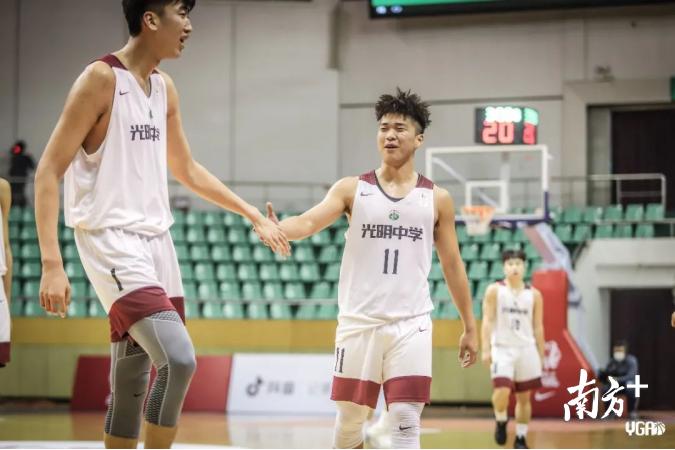 东莞市光明中学篮球冠军_广东东莞光明中学篮球队_东莞光明中学男篮