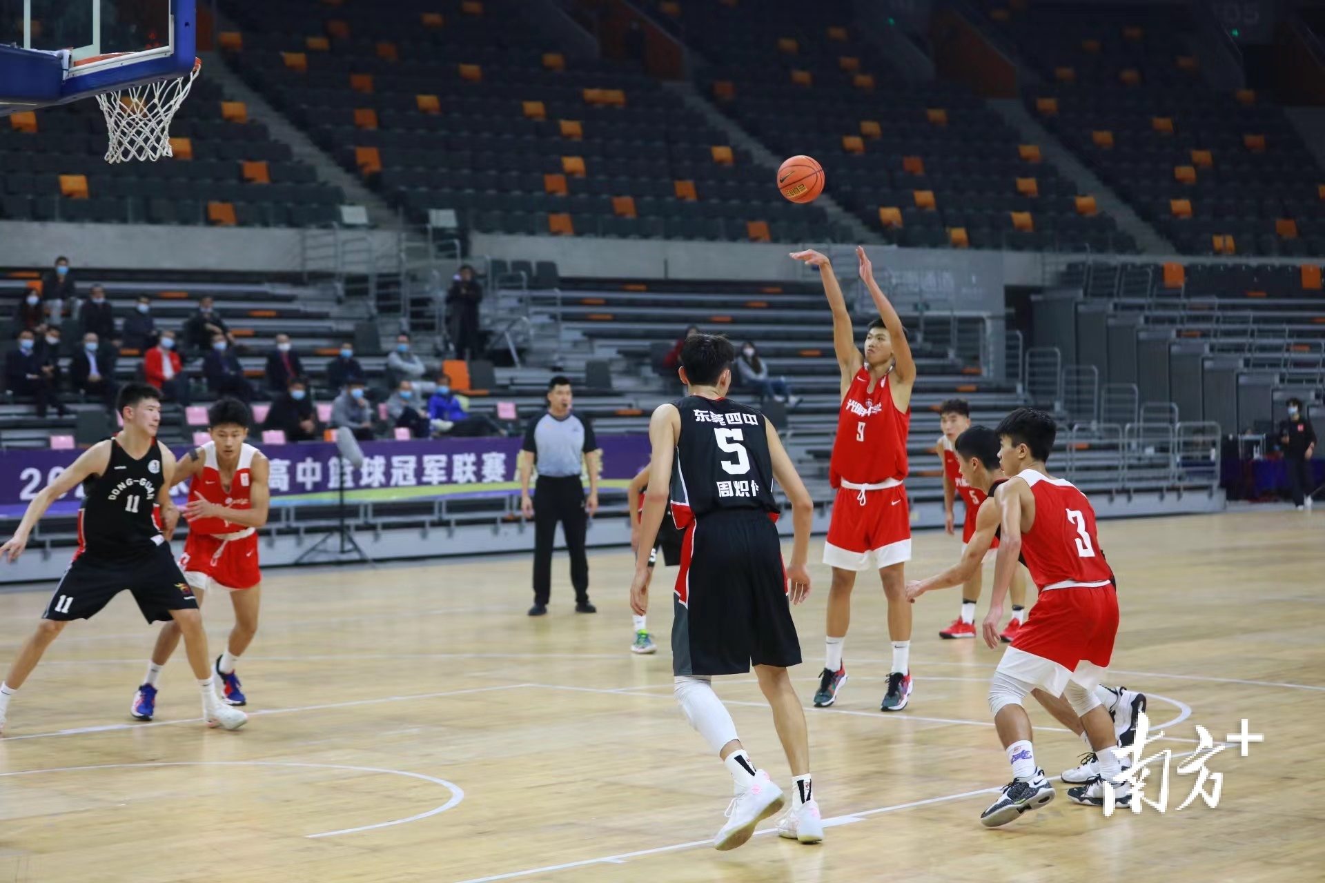 东莞光明中学男篮_东莞市光明中学篮球明星_东莞市光明中学篮球冠军