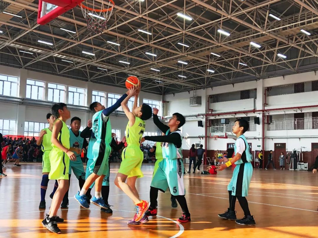小学生篮球赛全场规则图片_篮球比赛全场什么意思_全场篮球赛规则常识