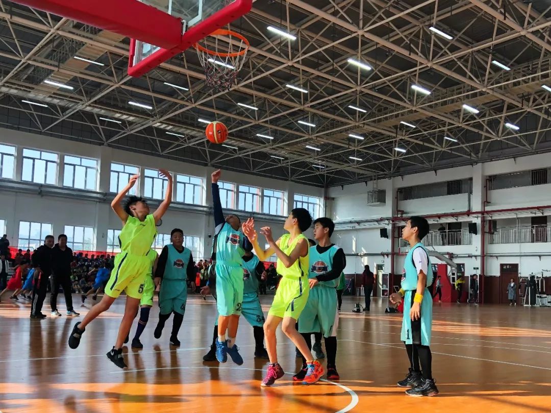 小学生篮球赛全场规则图片_篮球比赛全场什么意思_全场篮球赛规则常识